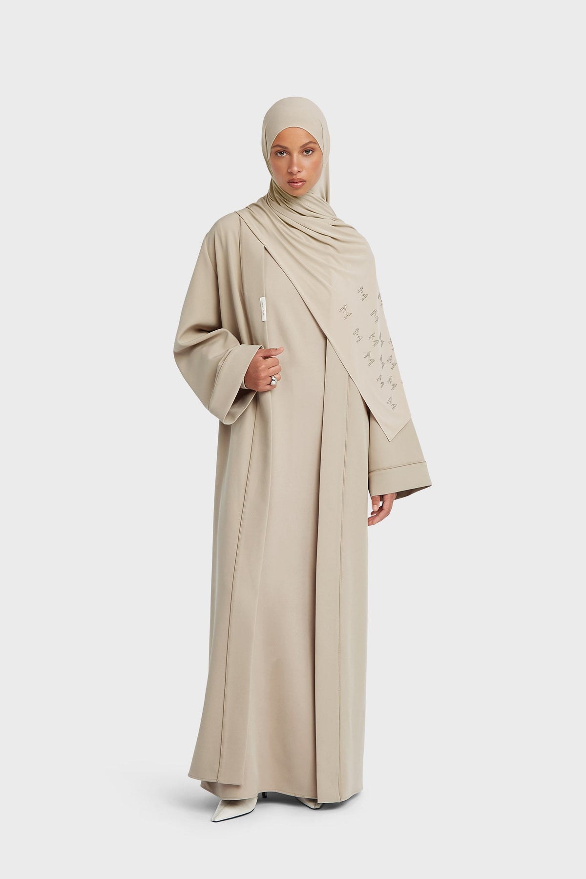 Essential Abaya Court | Vison