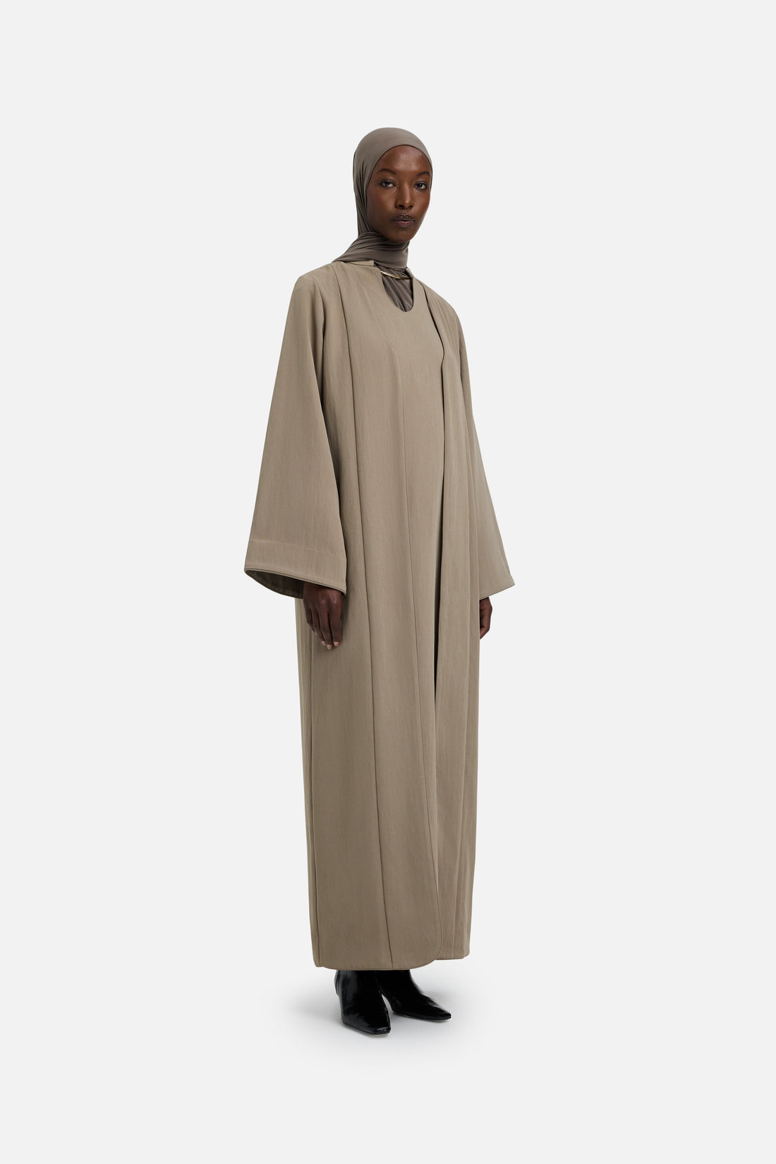 Medina Abaya | Kaki