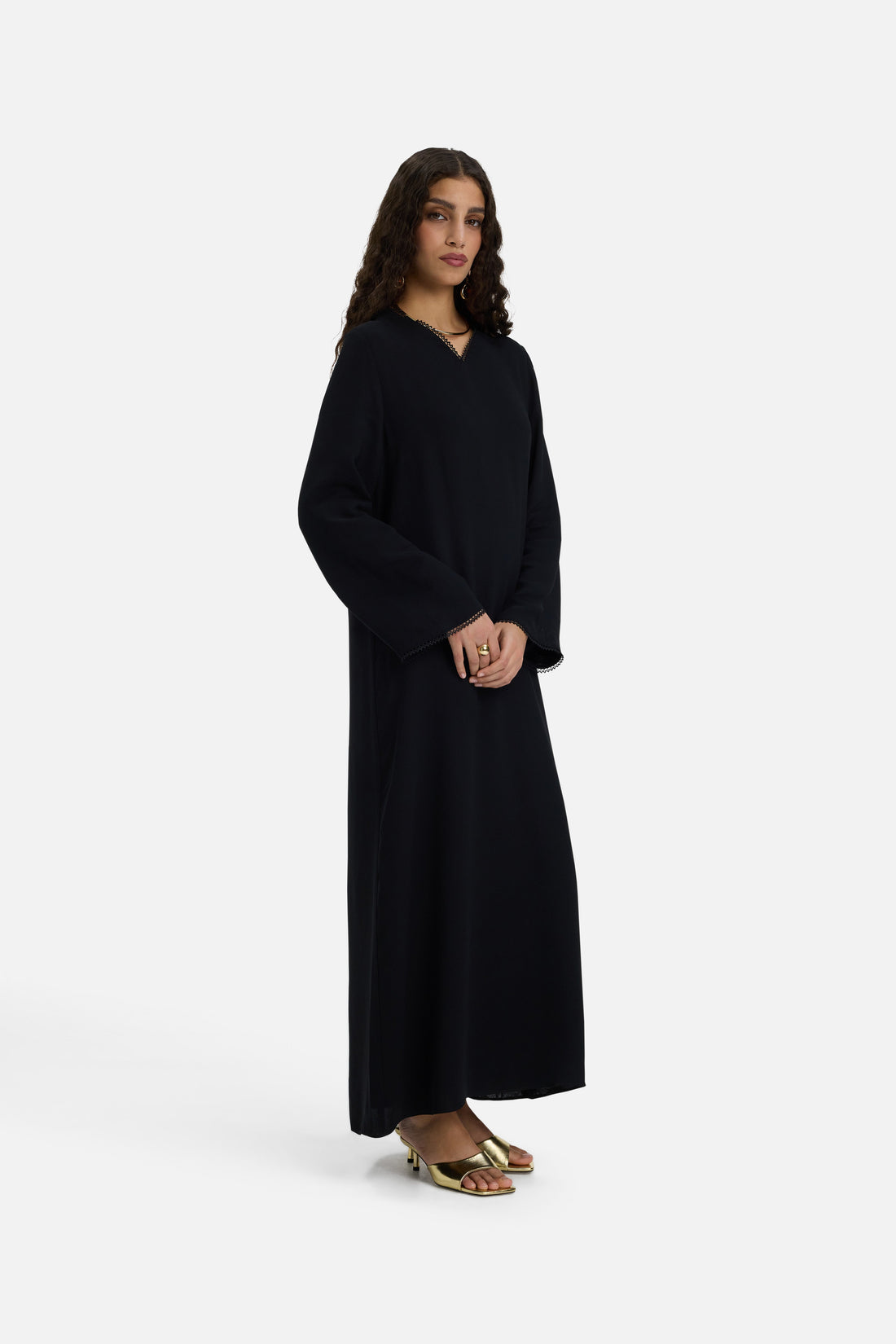 Picot Neck Robe | Noir