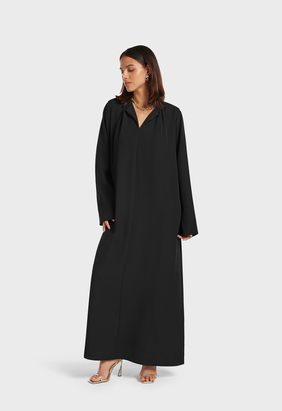Pleated Neck Robe | Noir