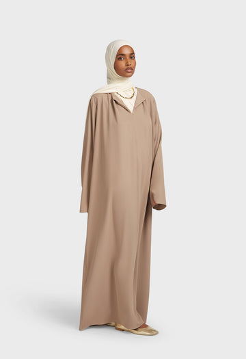 Pleated Neck Robe | Perle foncé
