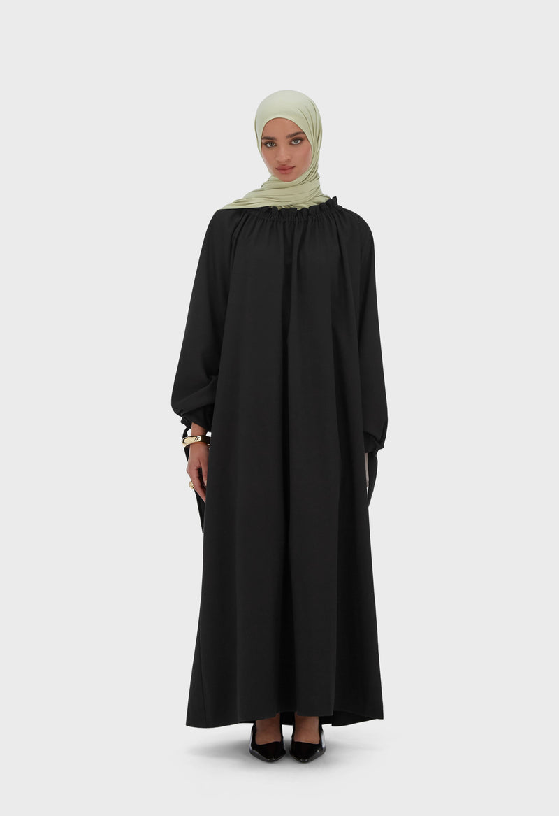 Gathered Neck Robe | Noir
