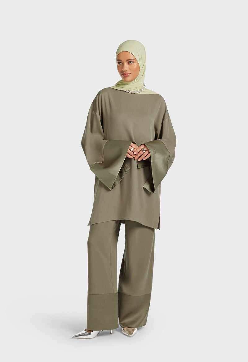 Satin Trim Blouse | Brun désert
